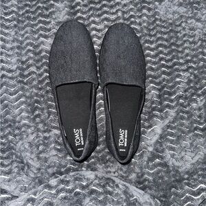 NWOT never worn TOMS